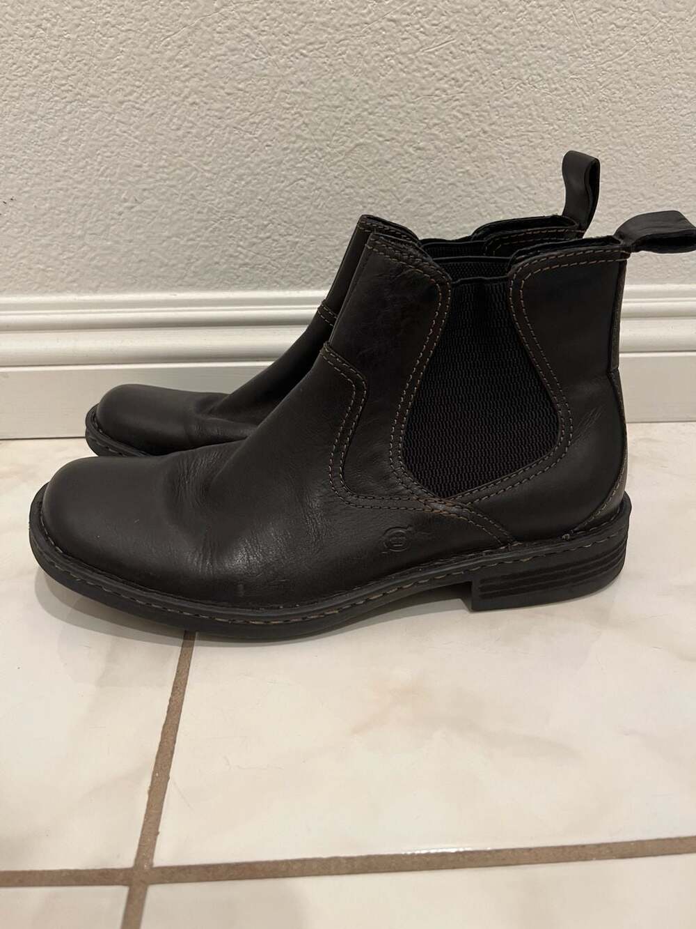 Born Hemlock Men’s 10M Black Leather Chelsea Ankle Boots H32603